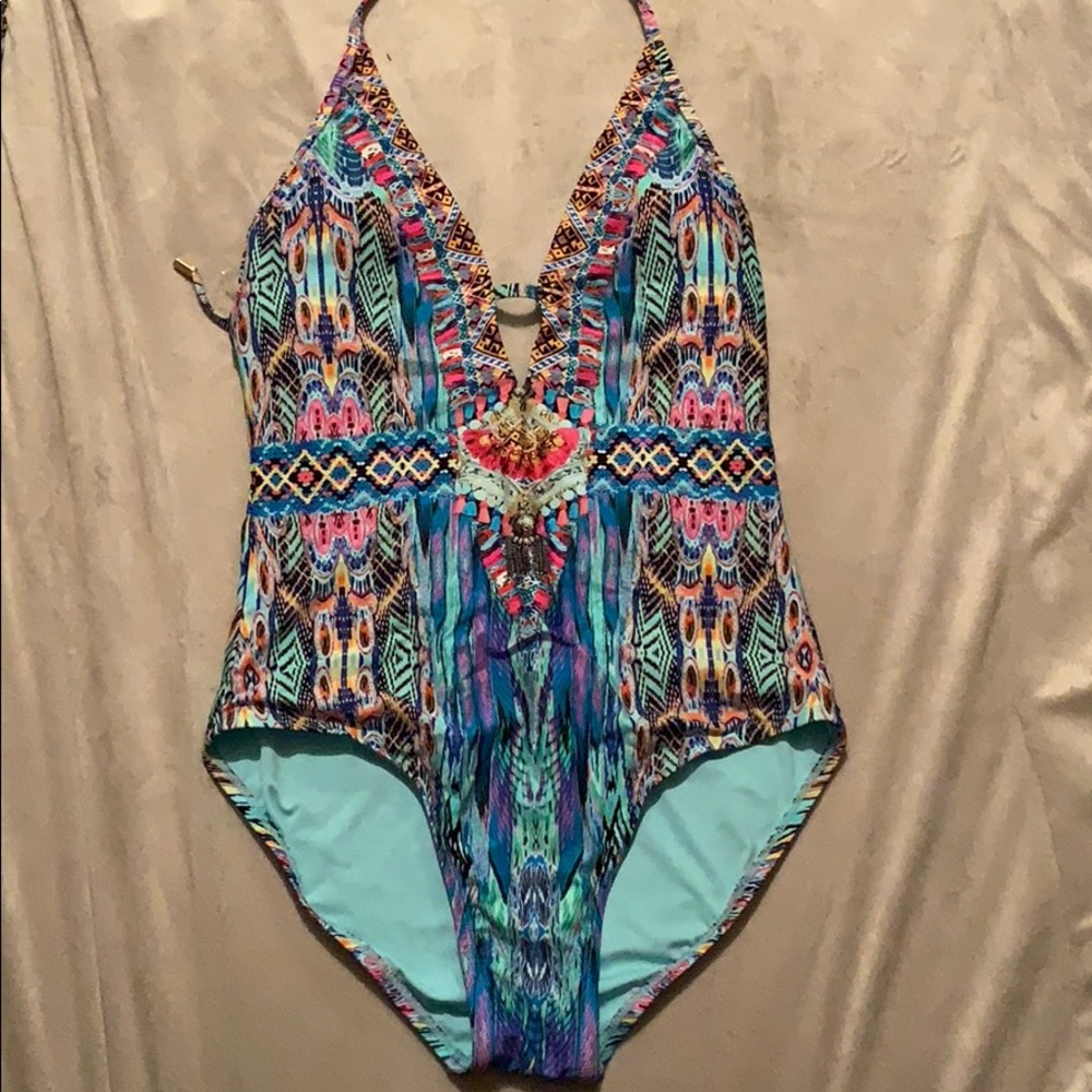 Abstract feathers 1pc by Laundry